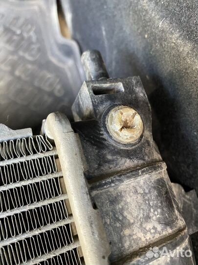 Радиатор на opel астра j