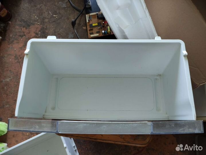 Ящики и полки для холодильника LG