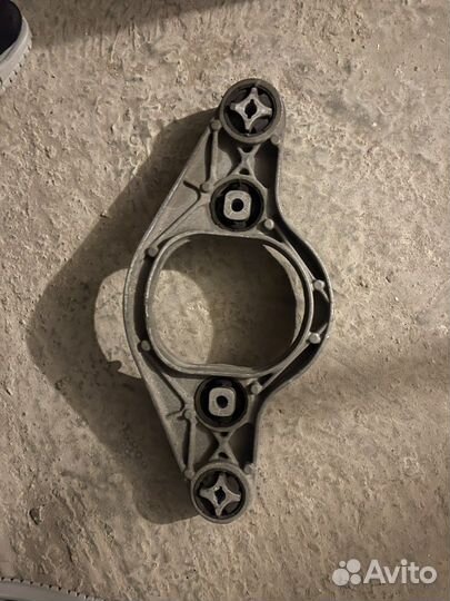 Кронштейн заднего редуктора BMW M4 F82