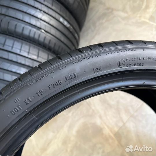 Pirelli P Zero PZ4 275/35 R21 и 315/30 R21