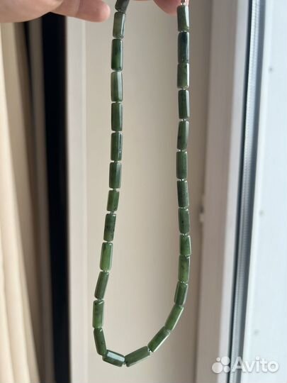 Бусы из нефрита