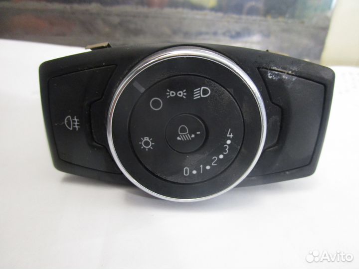 Блок управления светом Ford Focus 3 10097650