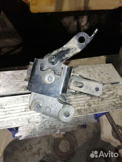 Подушка двигателя 1-NR