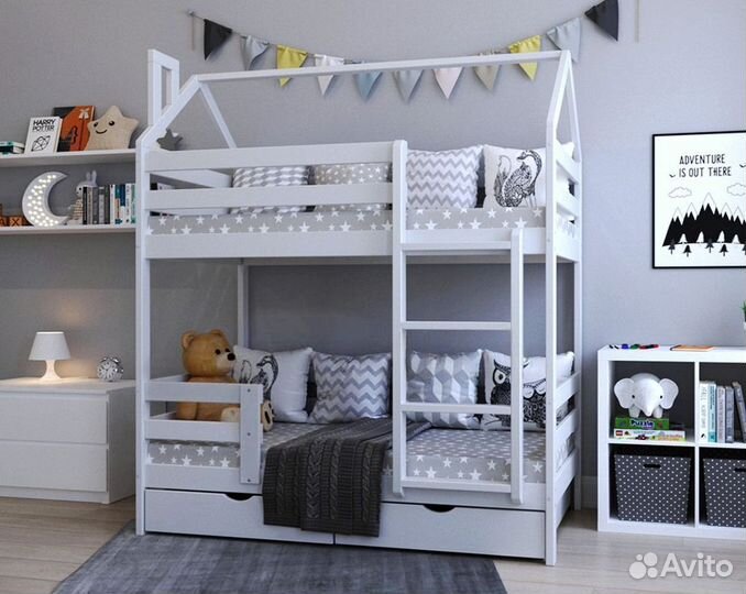 Двухярусная кровать домик из дерева