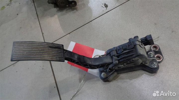 Педаль газа Nissan Navara D40 2004-2015