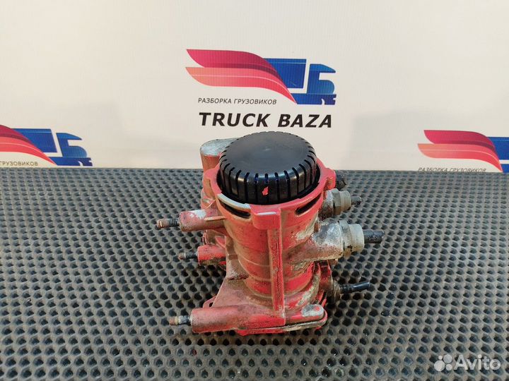 Кран управления тормозами прицепа