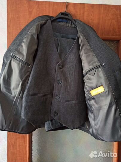 Школьный костюм