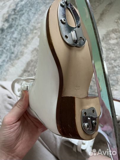 Фигурные Коньки graf Etude 28