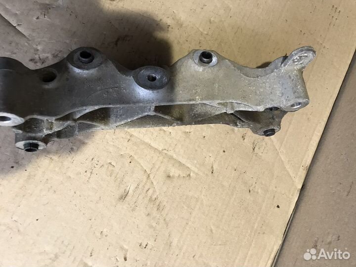 Подушка двигателя peugeot 308 2010г EP6