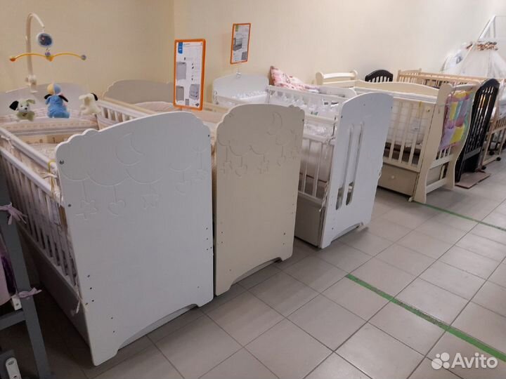 Кроватки детские деревянные овальные и простые. Вы
