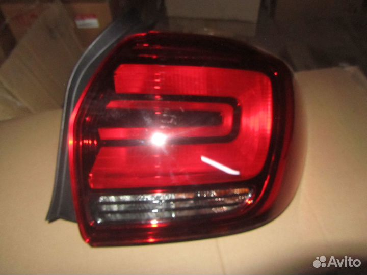 Фонарь задний правый Renault Logan 2