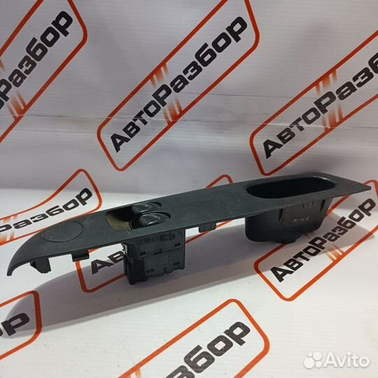 Блок управления стеклоподъемниками передний левый