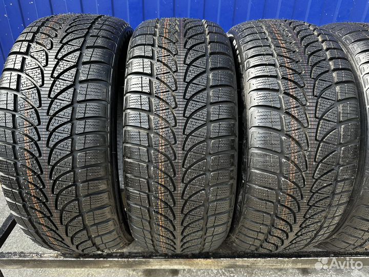 Bridgestone Blizzak LM-32 215/50 R17 95V