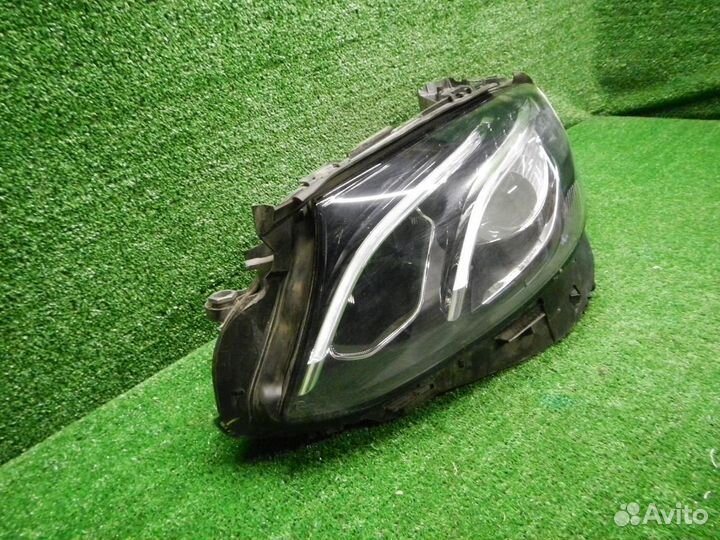 Фара левая Mercedes-Benz E-Class