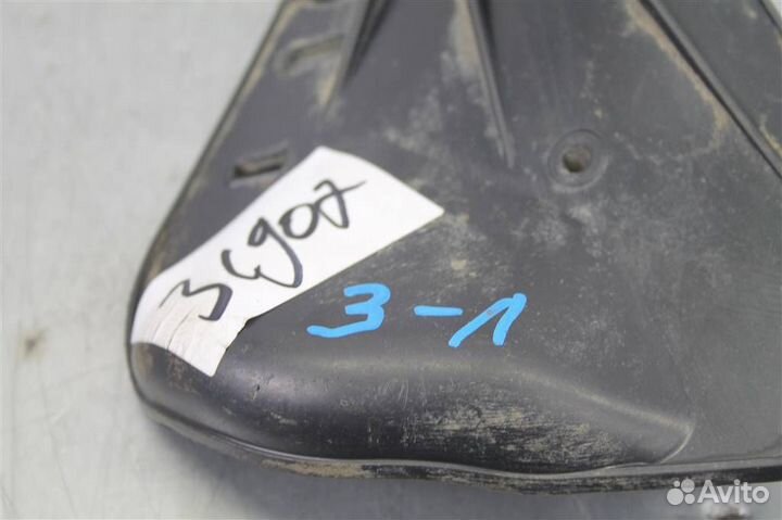 Защита антигравийная левая Volkswagen Touareg (02