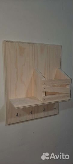 Ключница из дерева настенная