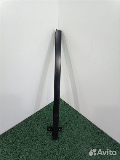 Направляющая стекла двери задняя левая Vw Passat