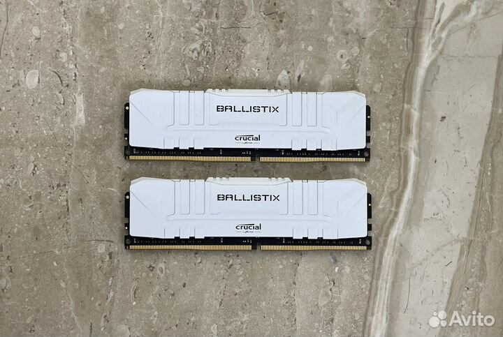 DDR4 Crucial Ballistix White - 32 Гб (16x2)