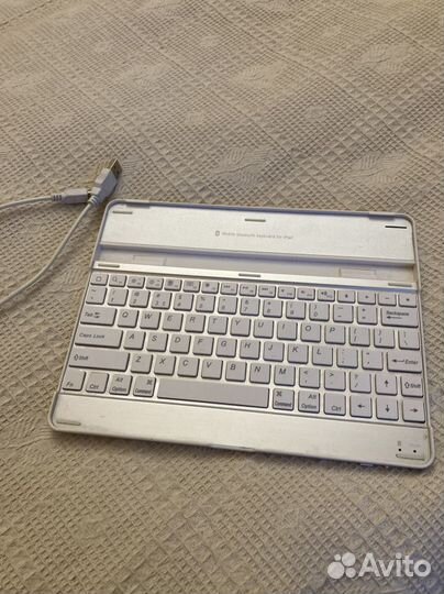 Беспроводная клавиатура для iPad