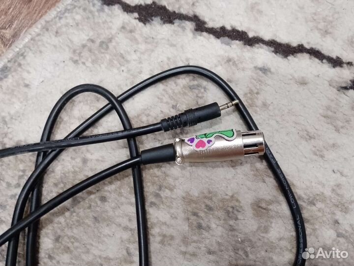 Студийный микрофон
