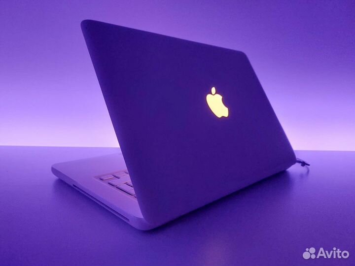 Apple MacBook A1342 (White)