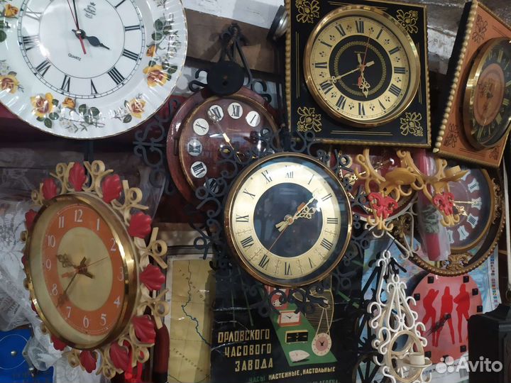 СССР Часы настенные эл.механ. кварц Янтарь подсвеч