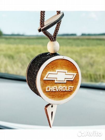 Ароматизатор подвеска деревянная в авто Chevrolet