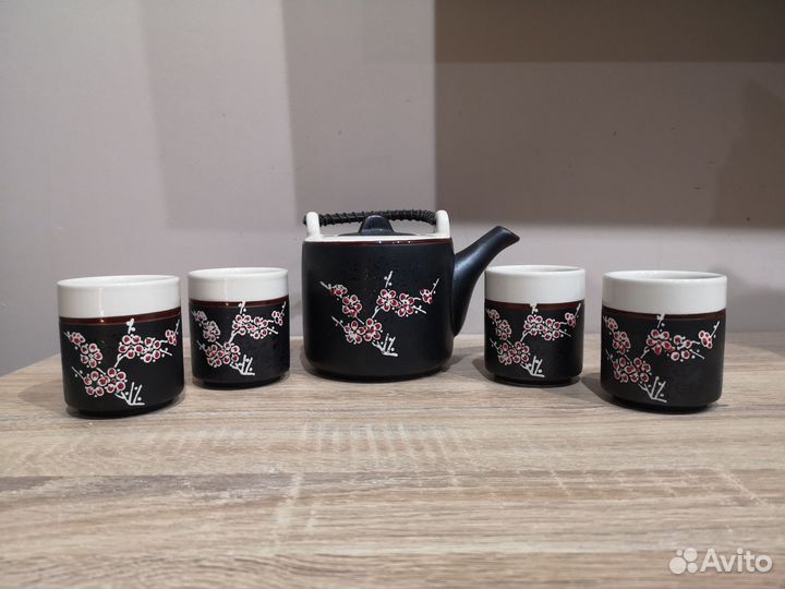 Японский чайный сервиз. Чайник и 4 чашки