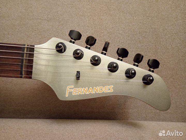 Электрогитара Fernаndes jaguar