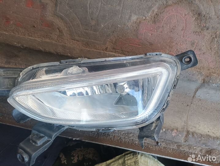 Фара противотуманная правая Hyundai Tucson 3 92202
