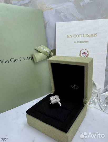 Кольцо van cleef