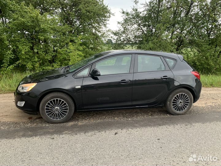 Opel Astra 1.6 МТ, 2011, 192 000 км