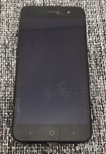 ZTE Blade A520, 2/16 ГБ