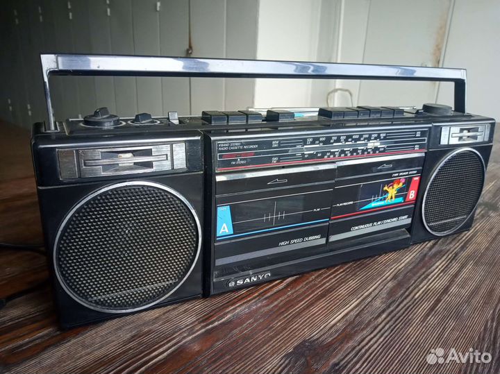 Кассетная японская магнитола Sanyo MW703K