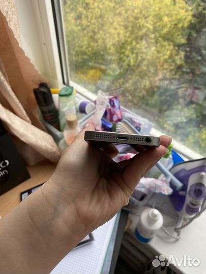 iPhone SE, 32 ГБ