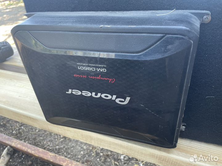 Сабвуфер с уселком