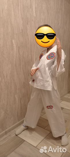 Костюм, добок, кимоно для тхеквондо