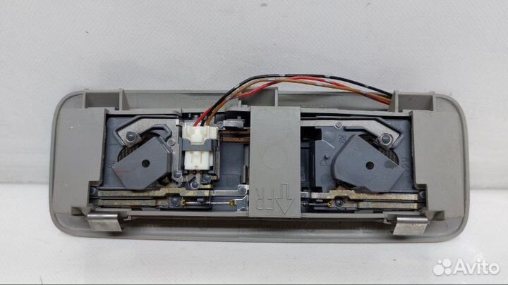 Плафон освещения салона Nissan Pathfinder R51 4.0