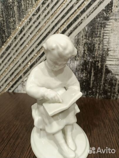 Фарфоровые статуэтки.Времен СССР и Германия