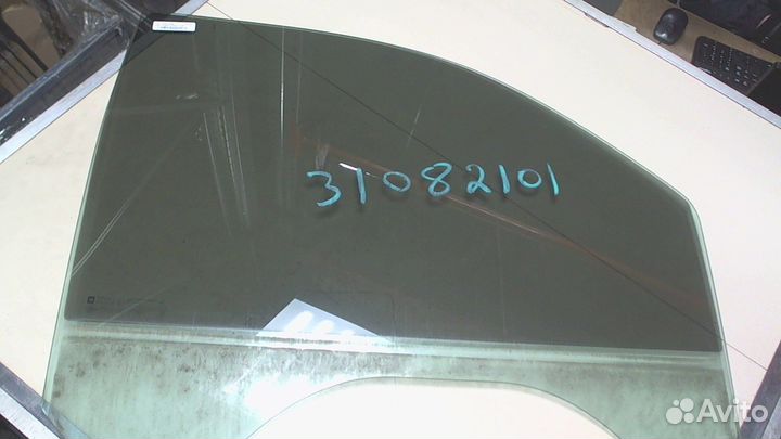 Стекло боковой двери Cadillac Escalade 3, 2007