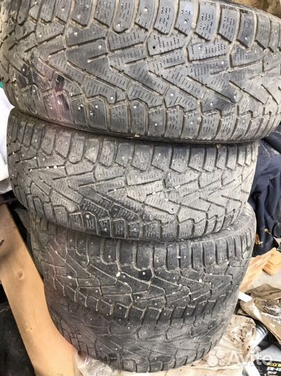 Pirelli Ice Zero 215/55 R17