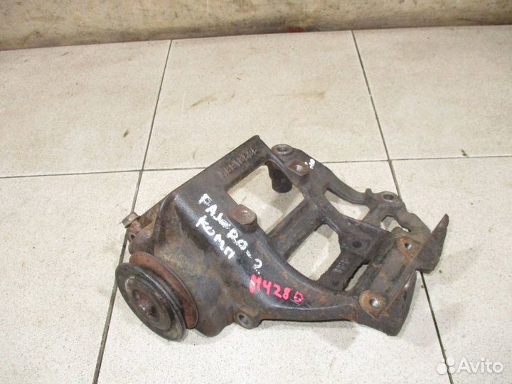 Кронштейн кондиционера Mitsubishi Pajero 2