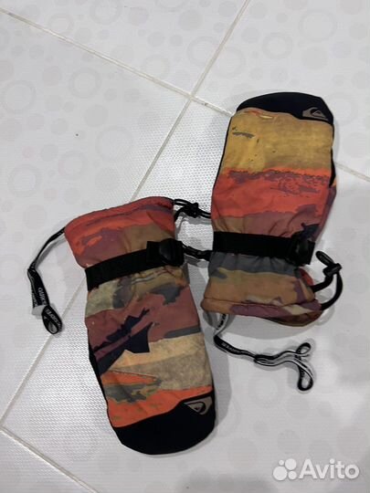 Новые перчатки quiksilver