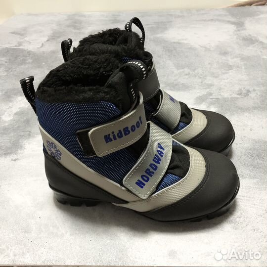 Лыжные ботинки