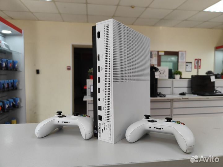 Игровая приставка Xbox One S All Digital Edition 7