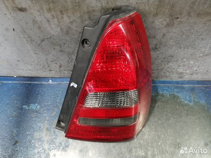Фонарь правый Subaru Forester SG/S11