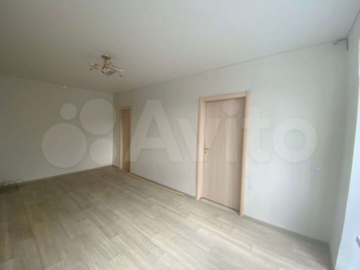 2-к. квартира, 42 м², 3/3 эт.