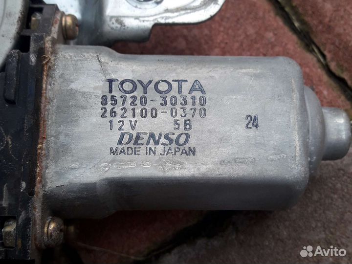 Стеклоподъёмник задний правый Toyota crown S170