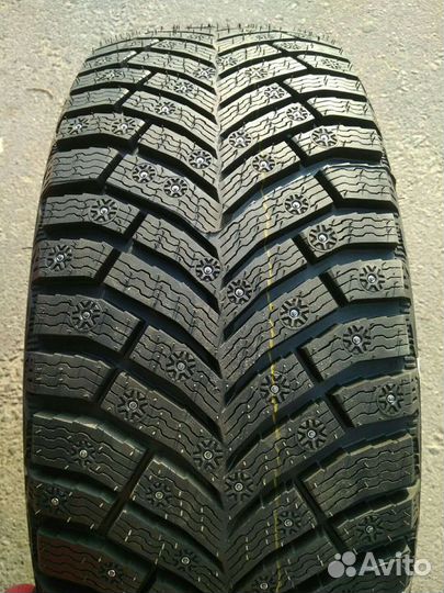 Michelin X-Ice North 4 215/55 R17