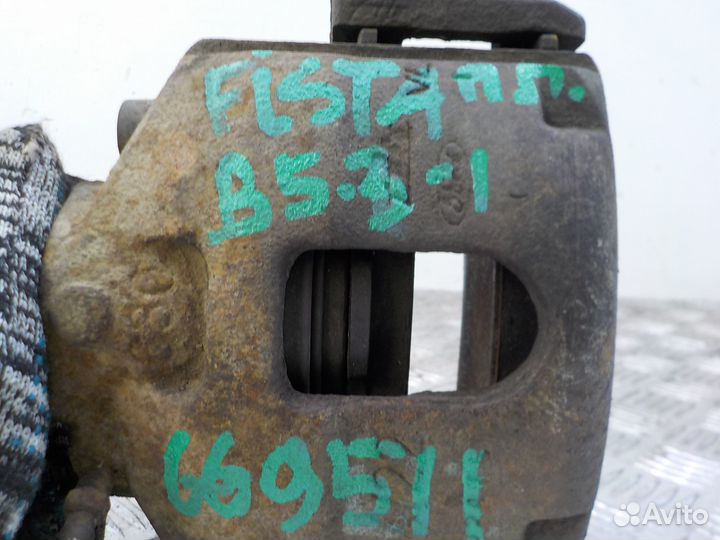 Суппорт тормозной передний правый Ford Fiesta 2001